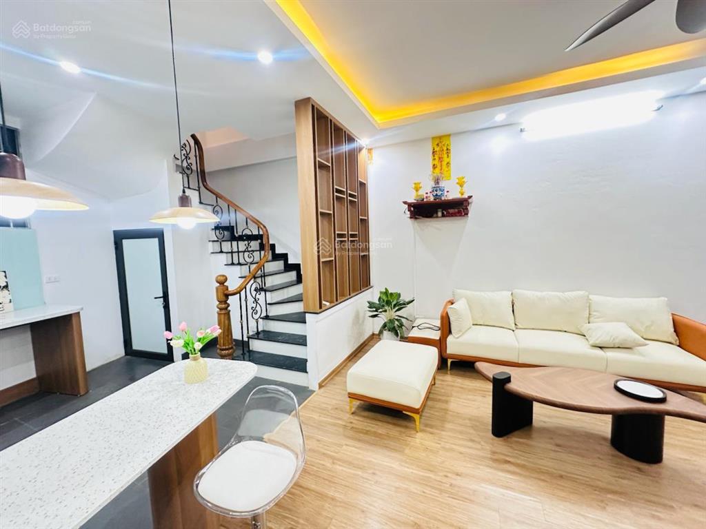 Bán nhà văn hương tôn đức thắng, hơn 30m ra phố, ngõ thông, full nội thất, 2 thoáng, căn góc 37m*5t