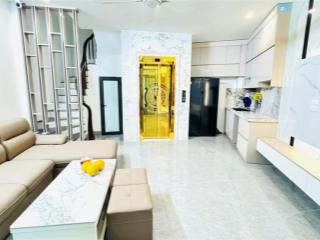 Siêu phẩm ! phố pháo đài láng thang máy,2 thoáng, ngõ ba gác tránh xe máy,gần phố, ở ngay 40m2*6t
