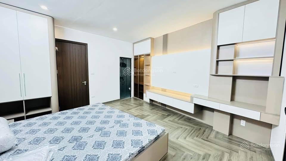 Siêu phẩm ! phố pháo đài láng thang máy,2 thoáng, ngõ ba gác tránh xe máy,gần phố, ở ngay 40m2*6t