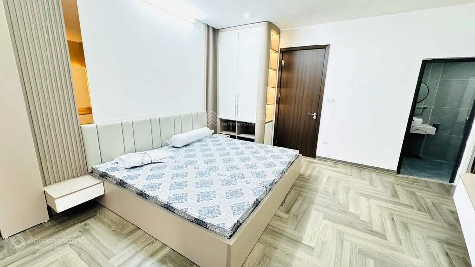 Siêu phẩm ! phố pháo đài láng thang máy,2 thoáng, ngõ ba gác tránh xe máy,gần phố, ở ngay 40m2*6t