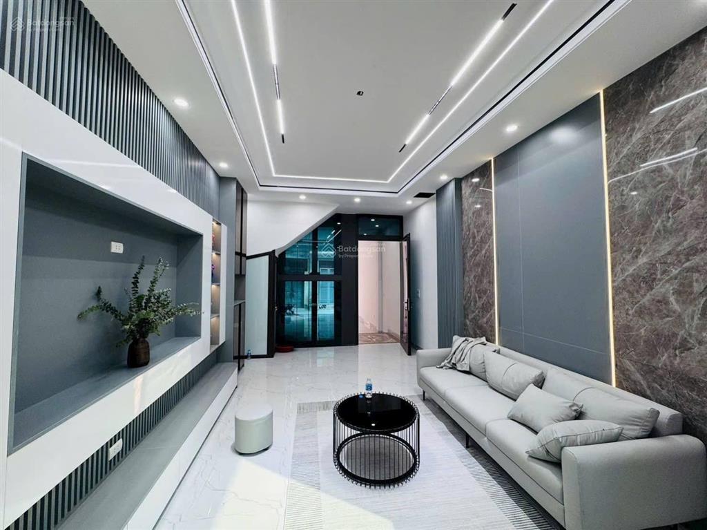 Căn góc 3 thoáng nguyễn lương bằng, thang máy, ngõ 3 gác, gần phố, không quy hoạch, ở ngay.