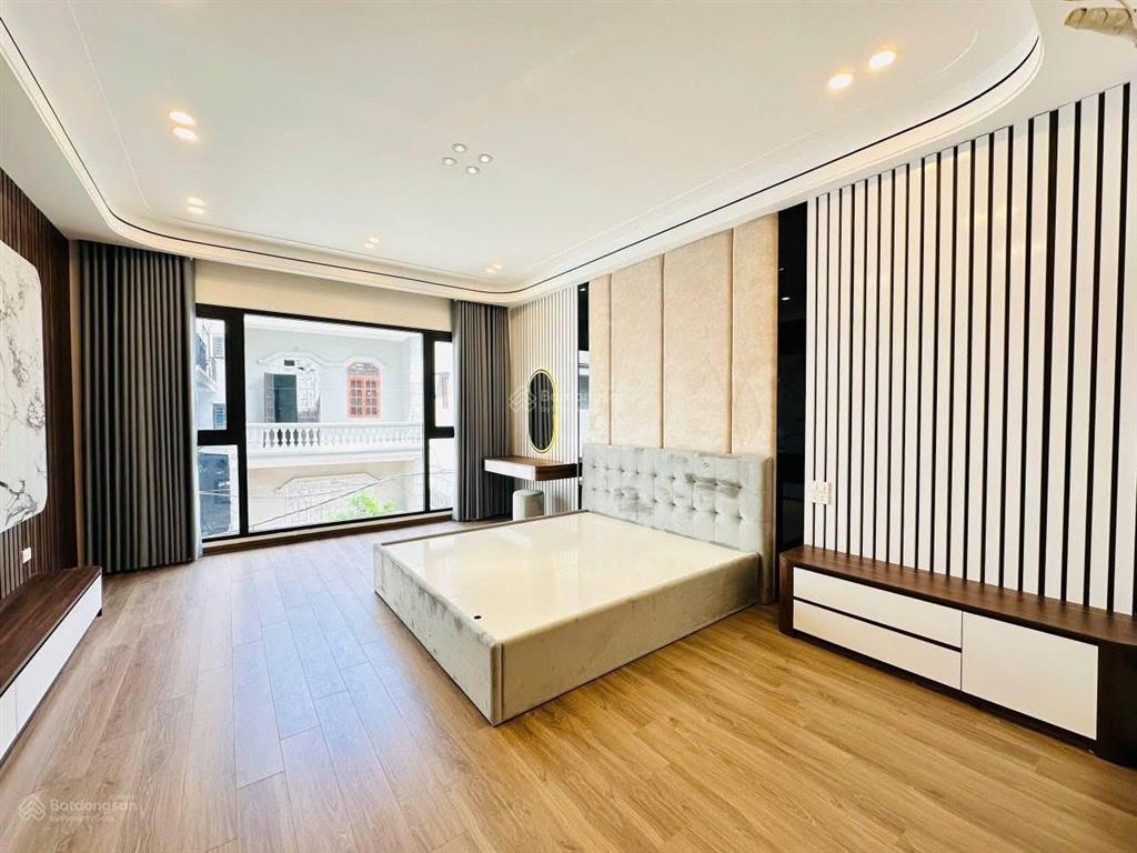 Căn góc 3 thoáng nguyễn lương bằng, thang máy, ngõ 3 gác, gần phố, không quy hoạch, ở ngay.