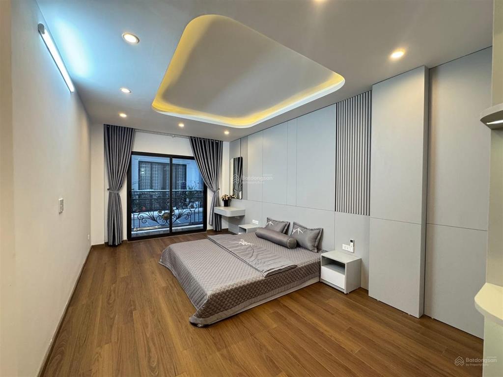 Siêu phẩm! phố yên lãng, thang máy, 2 thoáng, cách ô tô 20 m, gần phố, nhà đẹp 38m2* 6t