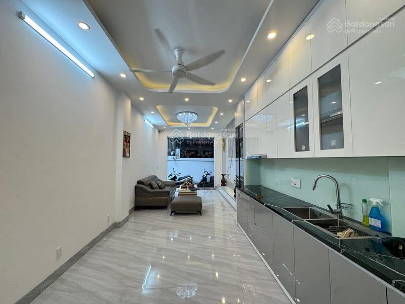 Siêu phẩm! phố yên lãng, thang máy, 2 thoáng, cách ô tô 20 m, gần phố, nhà đẹp 38m2* 6t