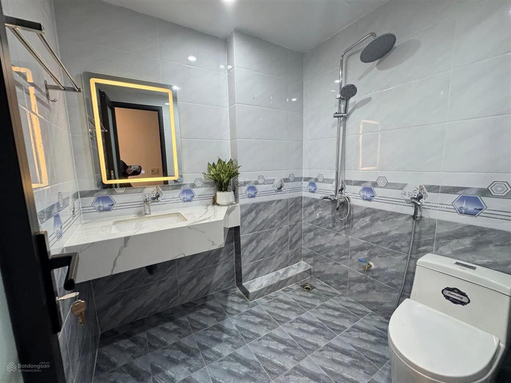 Siêu phẩm! phố yên lãng, thang máy, 2 thoáng, cách ô tô 20 m, gần phố, nhà đẹp 38m2* 6t