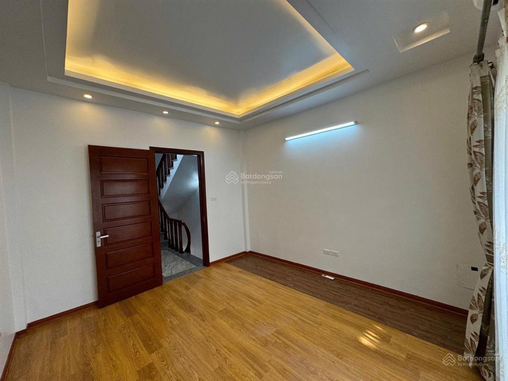 Căn góc mặt ngõ thông, phố tôn đức thắng 2 thoáng, cách ô tô hơn 30m, sổ đỏ cc, không quy hoạch