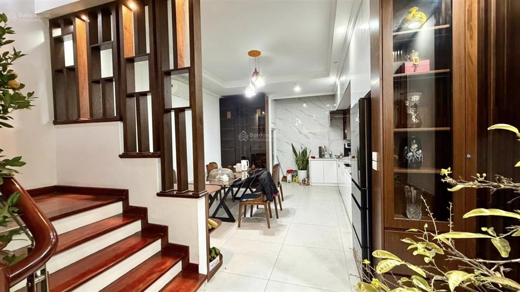 Lô góc thái hà, ngõ ô tô qua, kinh doanh sầm uất, nhà mới đẹp, full nội thất, không quy hoạch