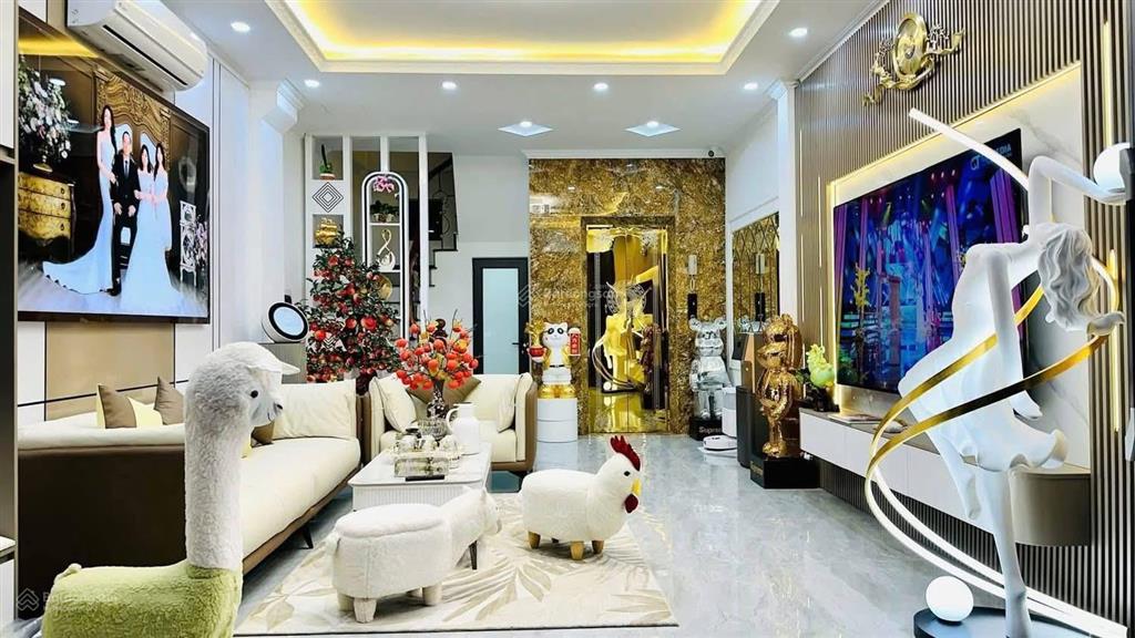 Nhà đẹp! phố hào nam, thang máy, mặt tiền rộng 2 thoáng, cách ô tô 20m, ko quy hoạch, 40m2 6t