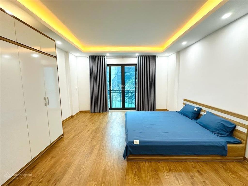 Căn góc mặt ngõ thông, tôn đức thắng 2 thoáng, cách ô tô hơn 30m, sổ đỏ cc, không quy hoạch 38m 5t