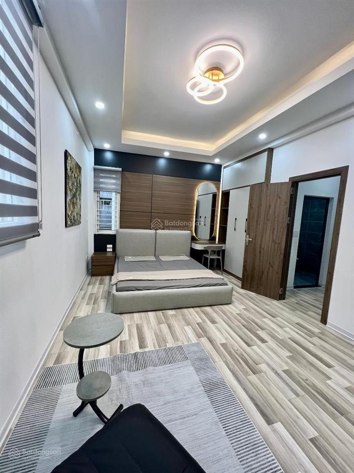 Hạ 1 tỷ, nhà ngõ hào nam, 2 thoáng, 50m ra ô tô, gần ga cát linh, full nội thất, sổ đỏ cc, không qh