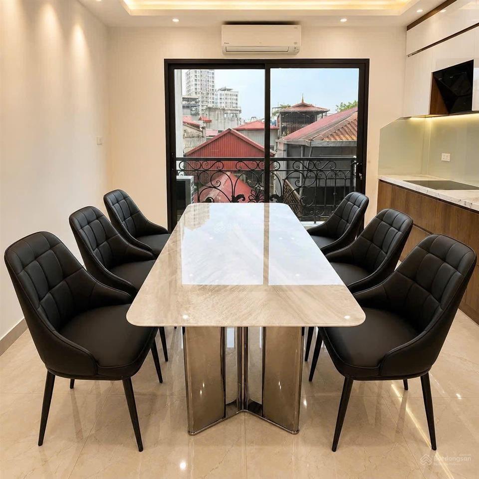 Với 9 tỷ mua nhà pháo đài láng, 2 thoáng, ngõ to như phố cách đh ngoại thương chỉ 1 phút di chuyển