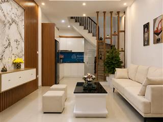 Chỉ 8 tỷ sở hữu nhà 42m2x5t phố đông tác, ô tô sát cửa, nội thất hiện đại, ở hoặc cho thuê đều tốt.