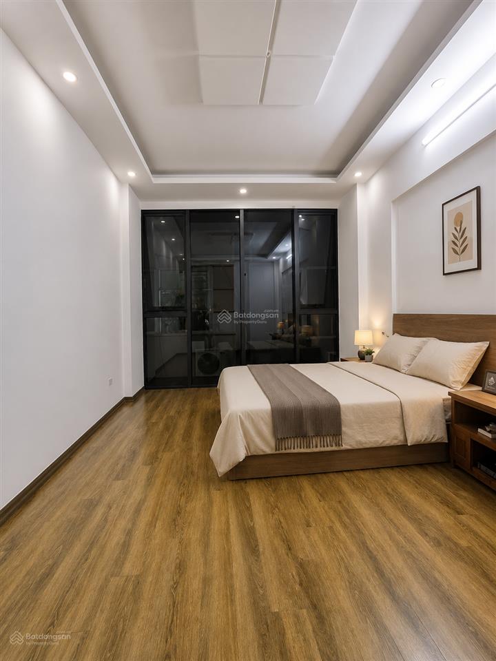 Chỉ 8 tỷ sở hữu nhà 42m2x5t phố đông tác, ô tô sát cửa, nội thất hiện đại, ở hoặc cho thuê đều tốt