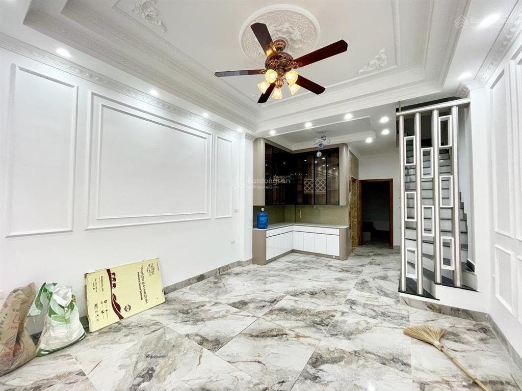 Siêu phẩm! hào nam, thang máy ngõ nông thoáng rộng, sát phố, ô tô đỗ gần, trước nhà thoáng 39m*6t