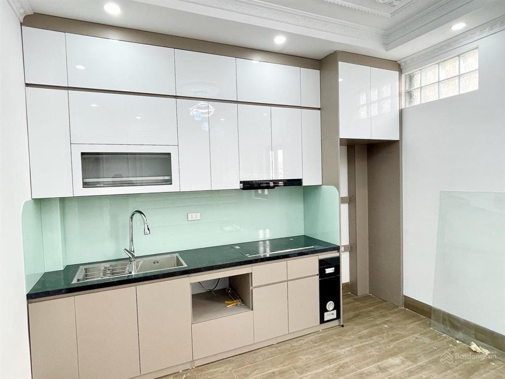 Siêu phẩm! hào nam, thang máy ngõ nông thoáng rộng, sát phố, ô tô đỗ gần, trước nhà thoáng 39m*6t