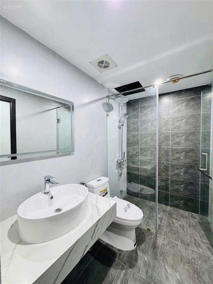 Nổi bật! xã đàn lô góc thang máy, 2 thoáng, 1 nhà ra phố, gần bãi đỗ xe ô tô, nhà đẹp, 42m2 6t