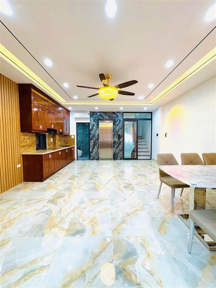 Nổi bật! xã đàn lô góc thang máy, 2 thoáng, 1 nhà ra phố, gần bãi đỗ xe ô tô, nhà đẹp, 42m2 6t