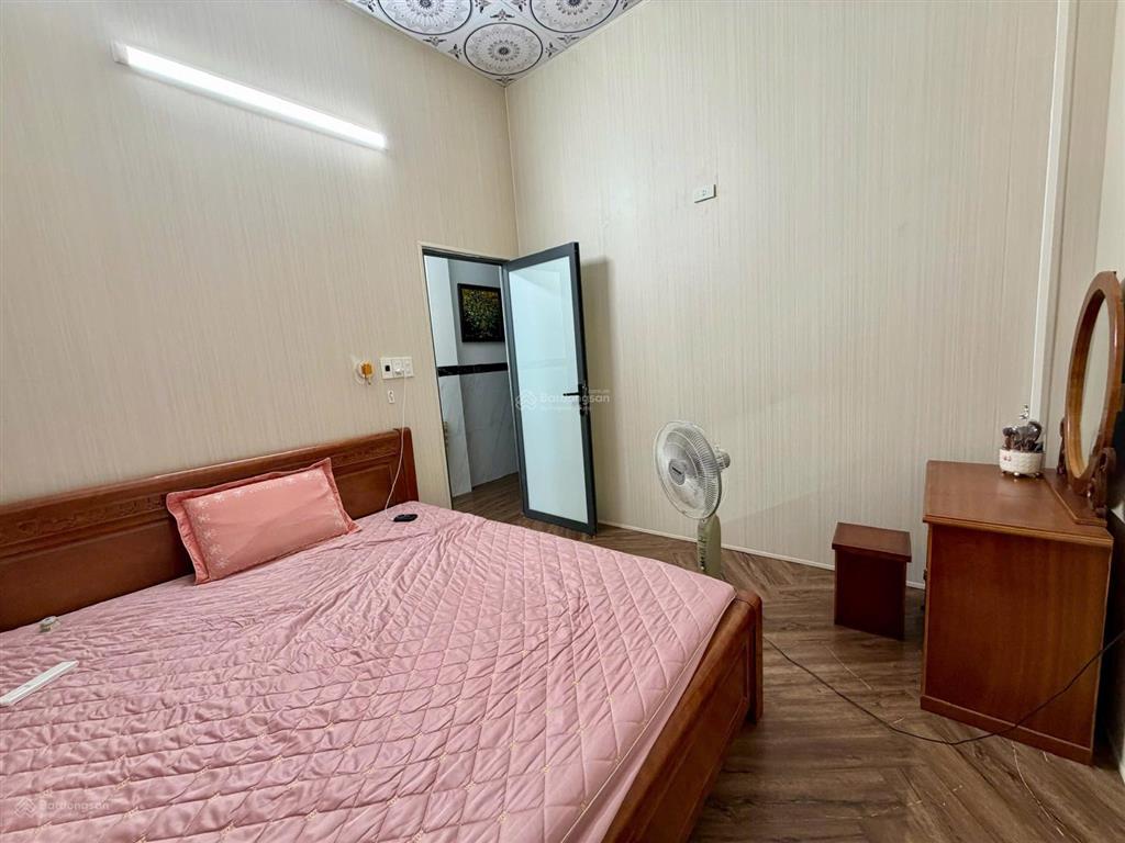 Chính chủ bán nhà khu vực nguyễn văn linh 81 m 2 tầng, oto đổ trong nhà, nhà mới đẹp,nt xịn ,ở ngay