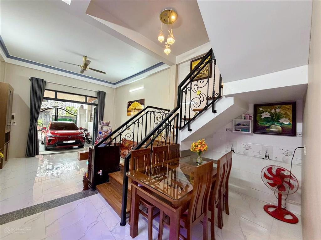 Chính chủ bán nhà khu vực nguyễn văn linh 81 m 2 tầng, oto đổ trong nhà, nhà mới đẹp,nt xịn ,ở ngay