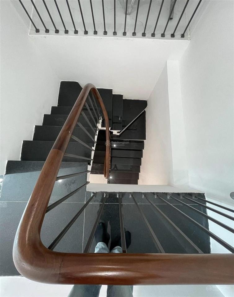 Siêu hiếm! phố phương mai, nhà dân xây chắc chắn, 35m ra phố, gần ô tô, 2 thoáng ở thích 42m2*5t