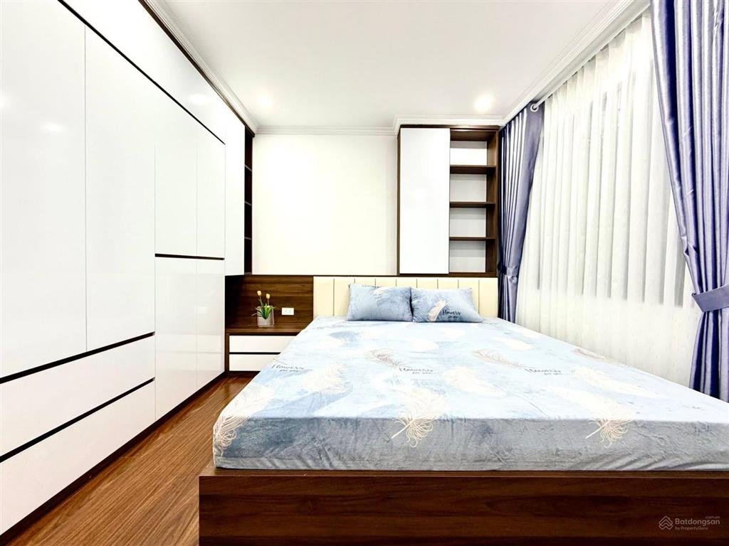 Giá sốc ! phố tôn đức thắng, ngõ thông, 2 thoáng, gần phố,20m ra oto tránh,nhà mới đẹp 40 m2* 5 t