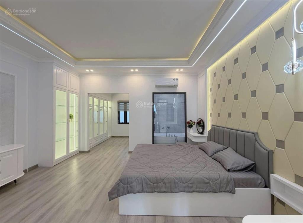 Giá sốc ! phố tôn đức thắng, ngõ thông, 2 thoáng, gần phố,20m ra oto tránh,nhà mới đẹp 40 m2* 5 t