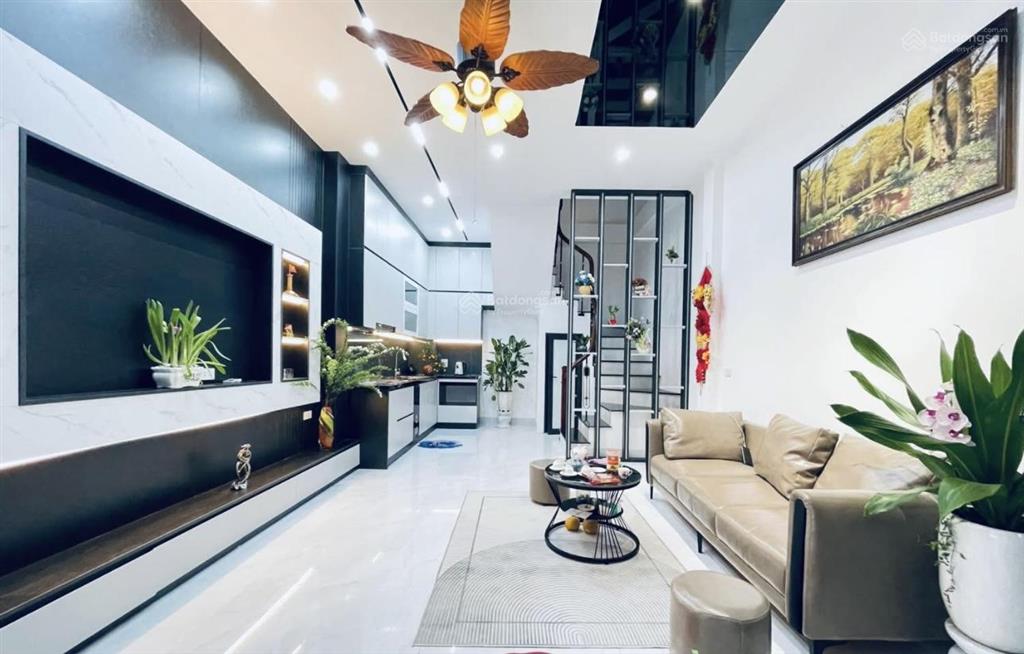 Siêu phẩm! trung liệt, nhà đẹp, gần phố, ngõ thông, mặt ngõ cách ô tô 30m, nhà thoáng sáng, 40m2*5t