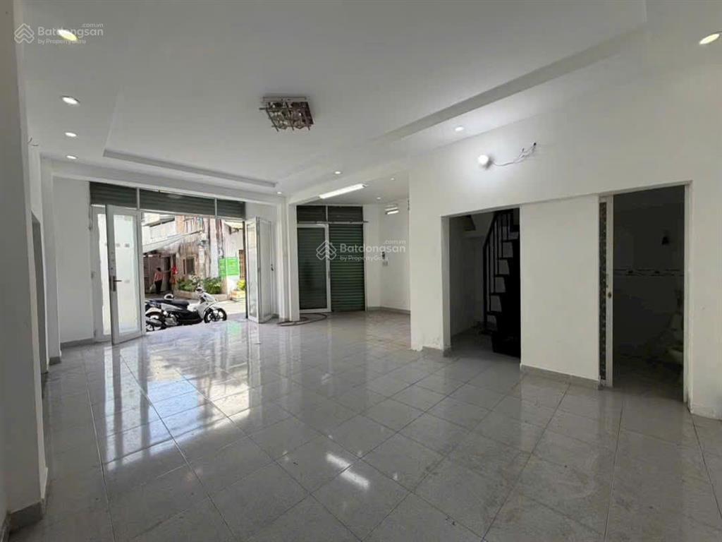Mặt tiền kd lê cảnh tuân  ngang 8m hiếm  khu vip nguyễn sơn  buôn bán sầm uất  chỉ 5.7 tỷ