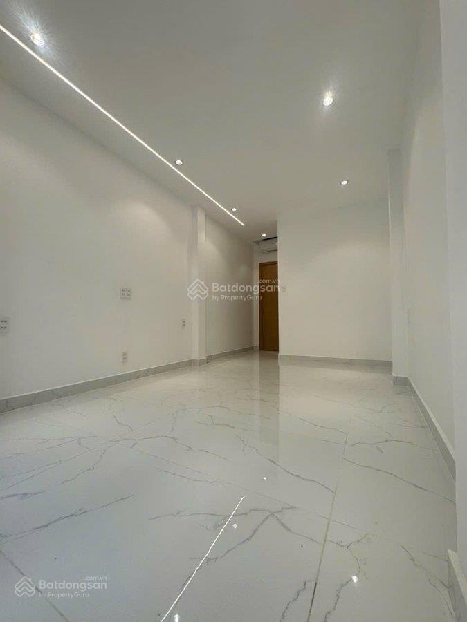 Hẻm xe hơi thông, nhà đẹp 3 tầng có sân thượng, vào ở ngay, nguyễn đình chiểu quận 3  9.6 tỷ (tl)