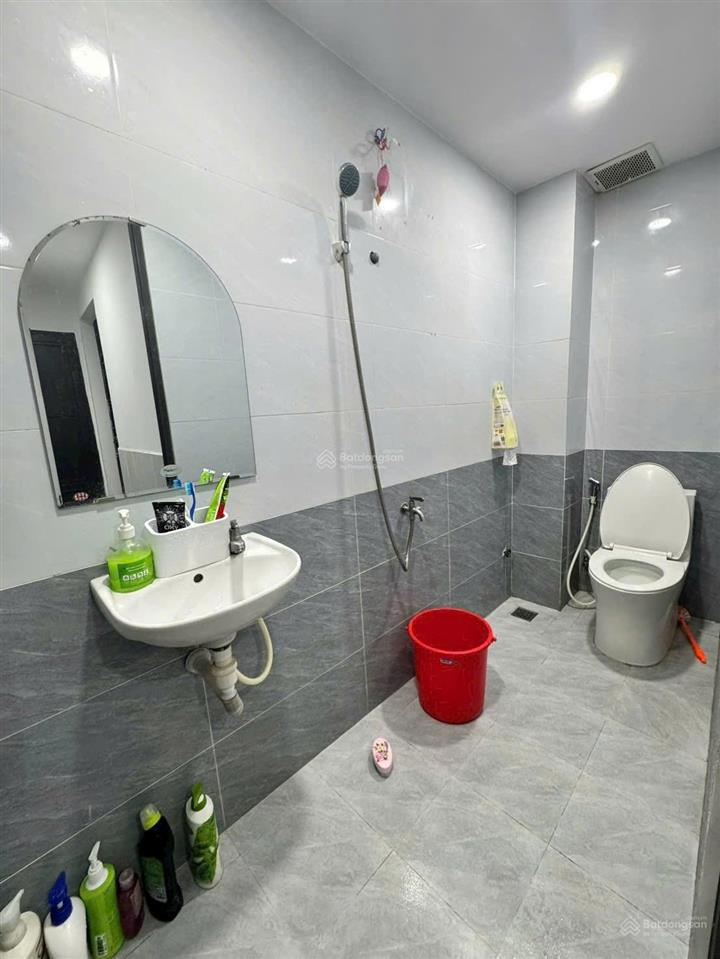 Bán nhà hẻm thông hòa bình quận 11 gần đầm sen sổ vuông hoàn công, chỉ 4.85 tỷ