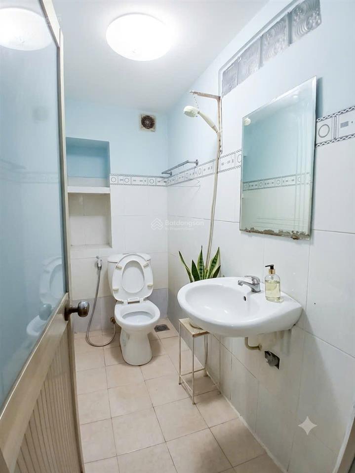 Tân phú  phú thọ hòa  nhà 4 tầng btct  40m  hẻm 4m ô tô đỗ cửa  gần chợ vải  5,5 tỷ tl