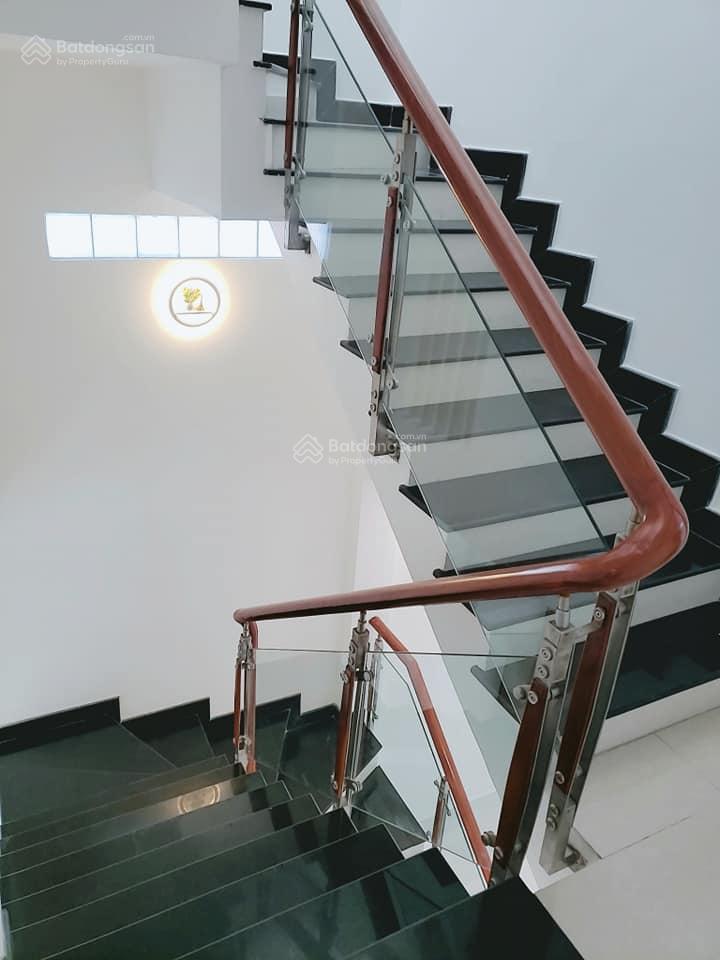Nhà sạch sẽ, hẻm cụt, khu an ninh cách mạng tháng 8, quận 3, 5x5, trệt 1 lầu, 1pn 2wc chỉ 10tr