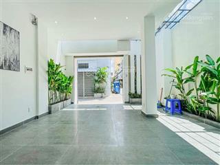 Quận 10  2mt đường 3/2 (p.11). 8m x 11m 492m2. 1 hầm, trệt, 5 tầng.