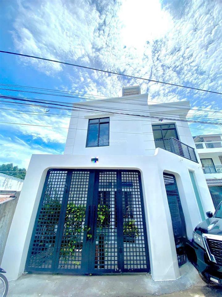 Sở hữu lô góc hẻm ô tô có dòng tiền 12 tr/tháng với giá chỉ 3 tỷ 500