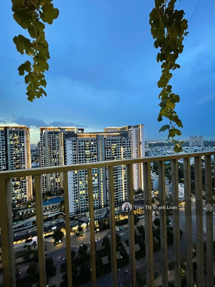 Bán căn hộ 2pn 2wc tầng cao, view thoáng, giá tốt chung cư vista verde