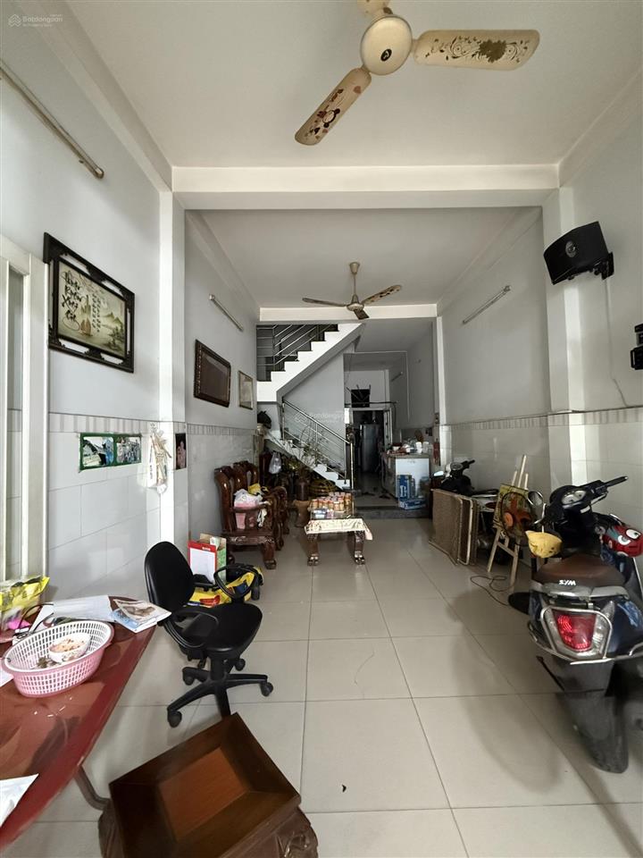 Bán nhà mặt tiền đường bàu cát đôi, quận tân bình