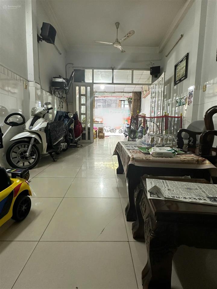 Bán nhà mặt tiền đường bàu cát đôi, quận tân bình