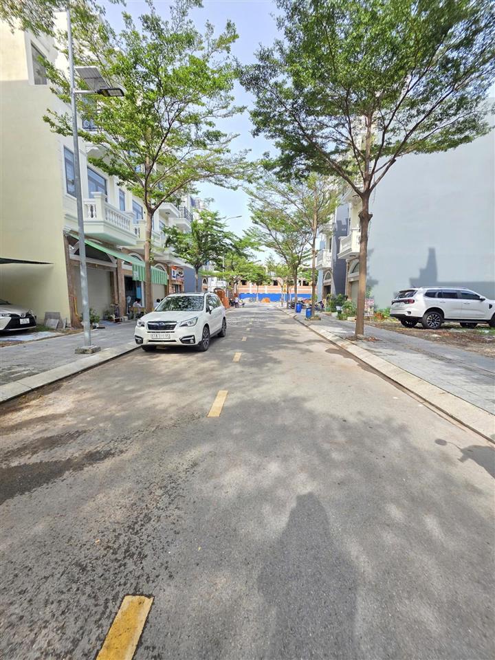 3,25tỷ tl
bán đất rẻ nhất kdc icon central, gần chợ thông dụng 100m, p.tân đông hiệp, tp.dĩ an
