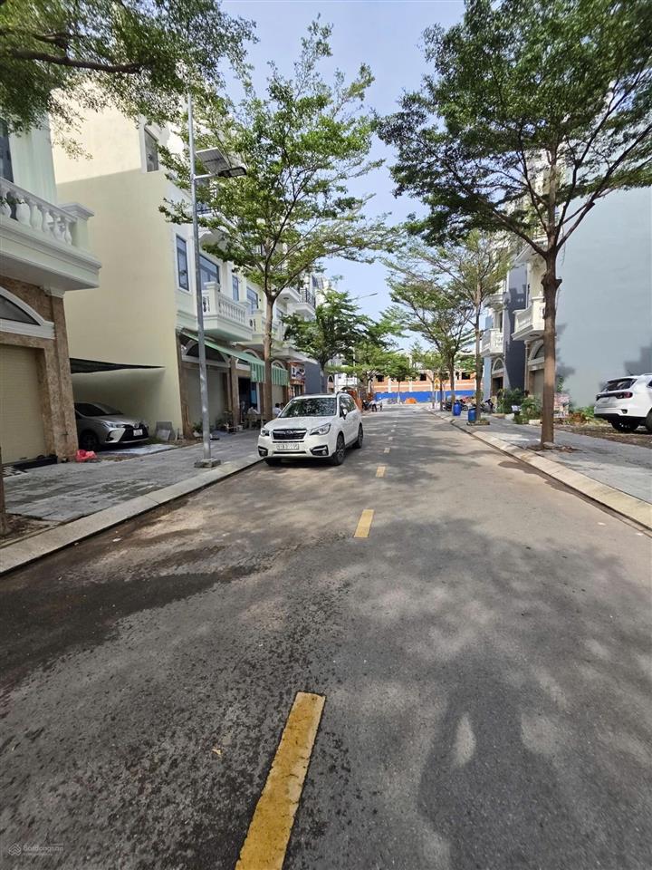 3,25tỷ tl
bán đất rẻ nhất kdc icon central, gần chợ thông dụng 100m, p.tân đông hiệp, tp.dĩ an