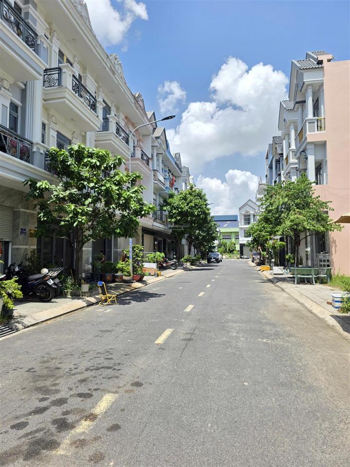 3,78tỷ tlbán nhà quá rẻ 67,5m2 hoàn công 1trệt 2lầu sân thượng, kdc an phú, p.an phú, tp.thuận an
