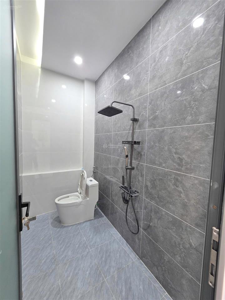 4,6tỷ tl
bán nhà mới 1trệt 2lầu4,9x14m gần chợ dĩ an 1 chỉ 500m, p.tân đông hiệp, tp.dĩ an