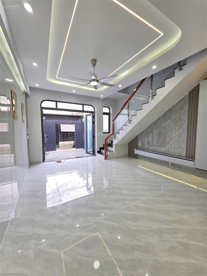 4,6tỷ tl
bán nhà mới 1trệt 2lầu4,9x14m gần chợ dĩ an 1 chỉ 500m, p.tân đông hiệp, tp.dĩ an