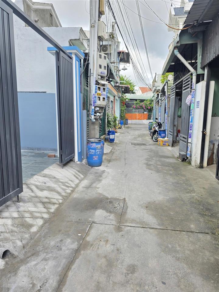 4,6tỷ tl
bán nhà mới 1trệt 2lầu4,9x14m gần chợ dĩ an 1 chỉ 500m, p.tân đông hiệp, tp.dĩ an