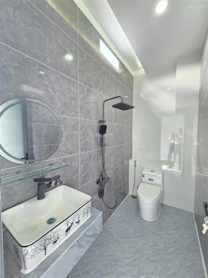 4,6tỷ tl
bán nhà mới 1trệt 2lầu4,9x14m gần chợ dĩ an 1 chỉ 500m, p.tân đông hiệp, tp.dĩ an