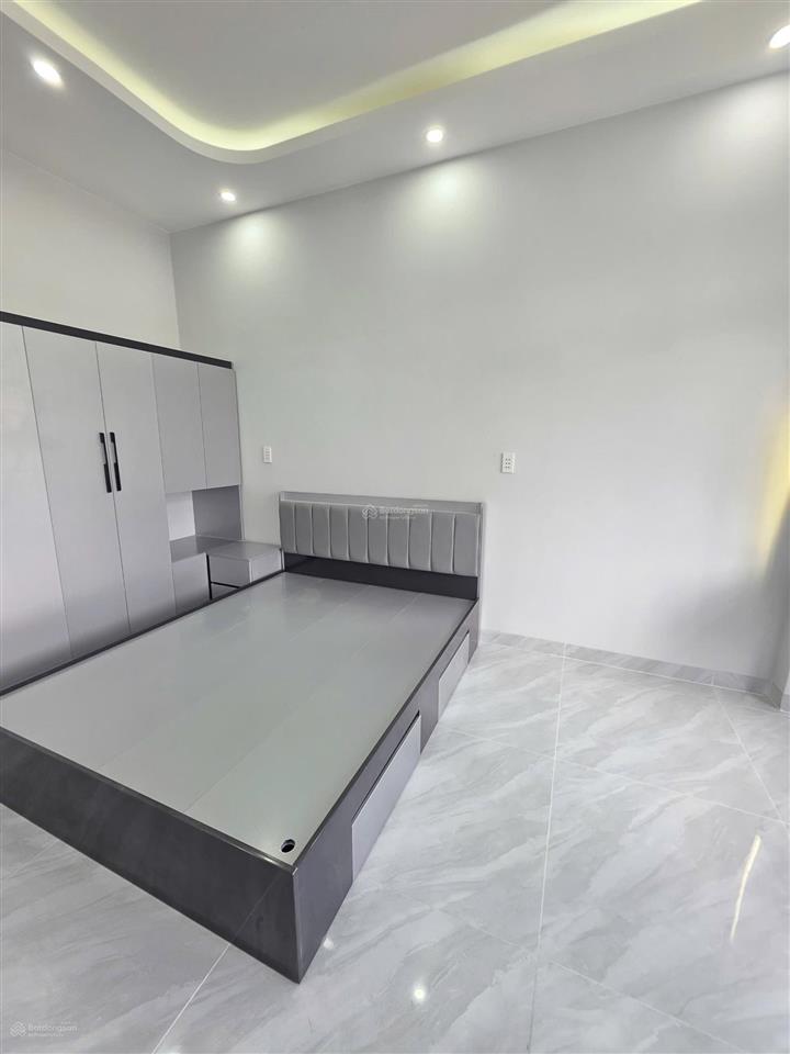 4,6tỷ tl
bán nhà mới 1trệt 2lầu4,9x14m gần chợ dĩ an 1 chỉ 500m, p.tân đông hiệp, tp.dĩ an