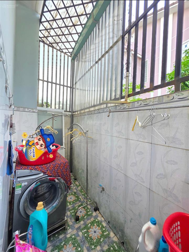 5,5 tỷ tl  bán nhà 1 lầu, 101m2, 1 sẹc ql1k, gần chợ đông hòa 200m, p. đông hòa, tp. dĩ an