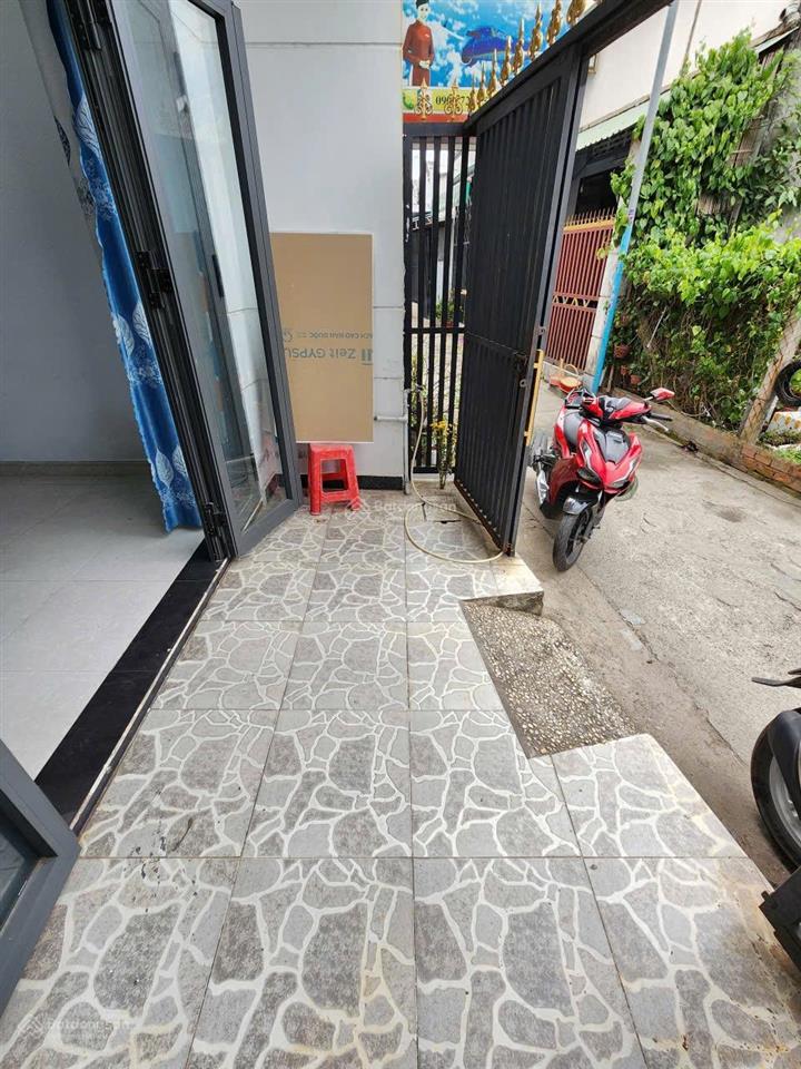 2,6 tỷ tl
bán nhà cấp 468m2 hẻm đường thủ khoa huân 50m, gần đường ql13 p.thuận giao, tp.thuận an