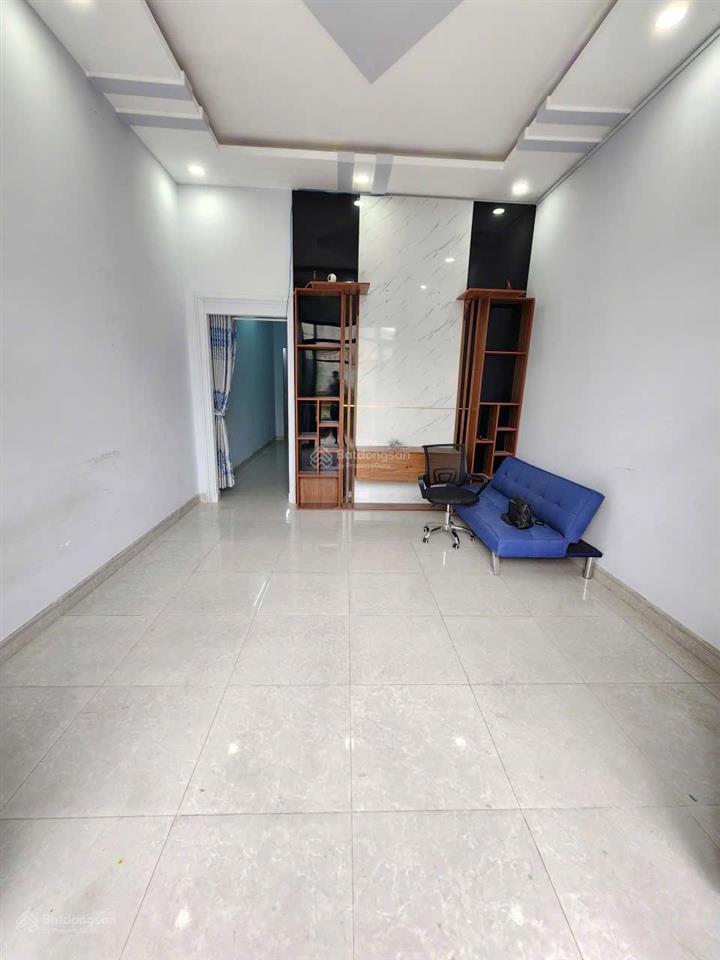 2,6 tỷ tl
bán nhà cấp 468m2 hẻm đường thủ khoa huân 50m, gần đường ql13 p.thuận giao, tp.thuận an