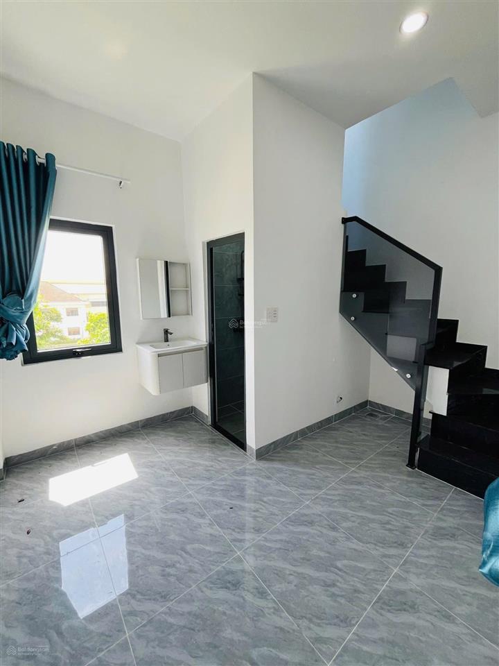 4,7tỷ tl bán nhà mới 3 mặt thoáng 1 trệt 2 lầu, kdc icon chợ thông dụng, p. tân đông hiệp, tp dĩ an