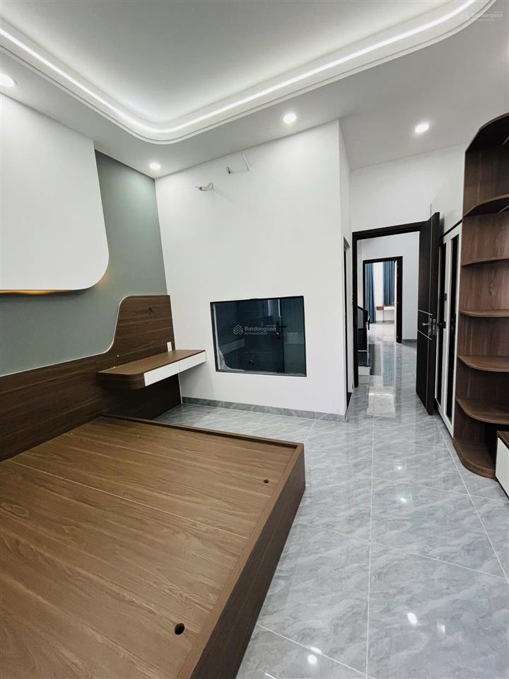 4,7tỷ tl bán nhà mới 3 mặt thoáng 1 trệt 2 lầu, kdc icon chợ thông dụng, p. tân đông hiệp, tp dĩ an